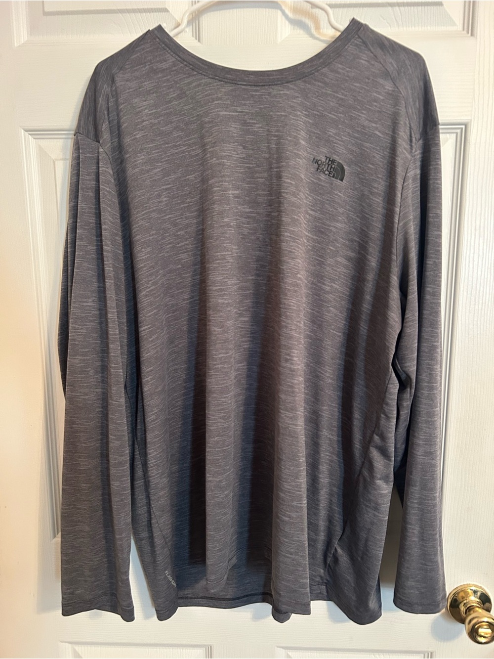 The North Face Men's Long-Sleeve Heathered Grey Crew Tee
